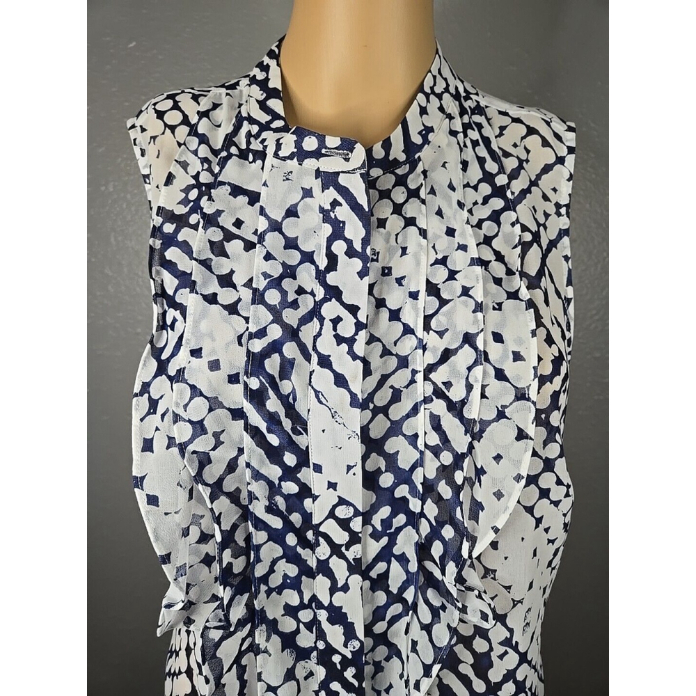 Cabi Women's Blue and White Button Down Sleeveless Blouse Size Medium - Picture 4 of 6